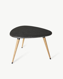 Table basse KAKOGAN en granit noir et chêne massif — vue 1