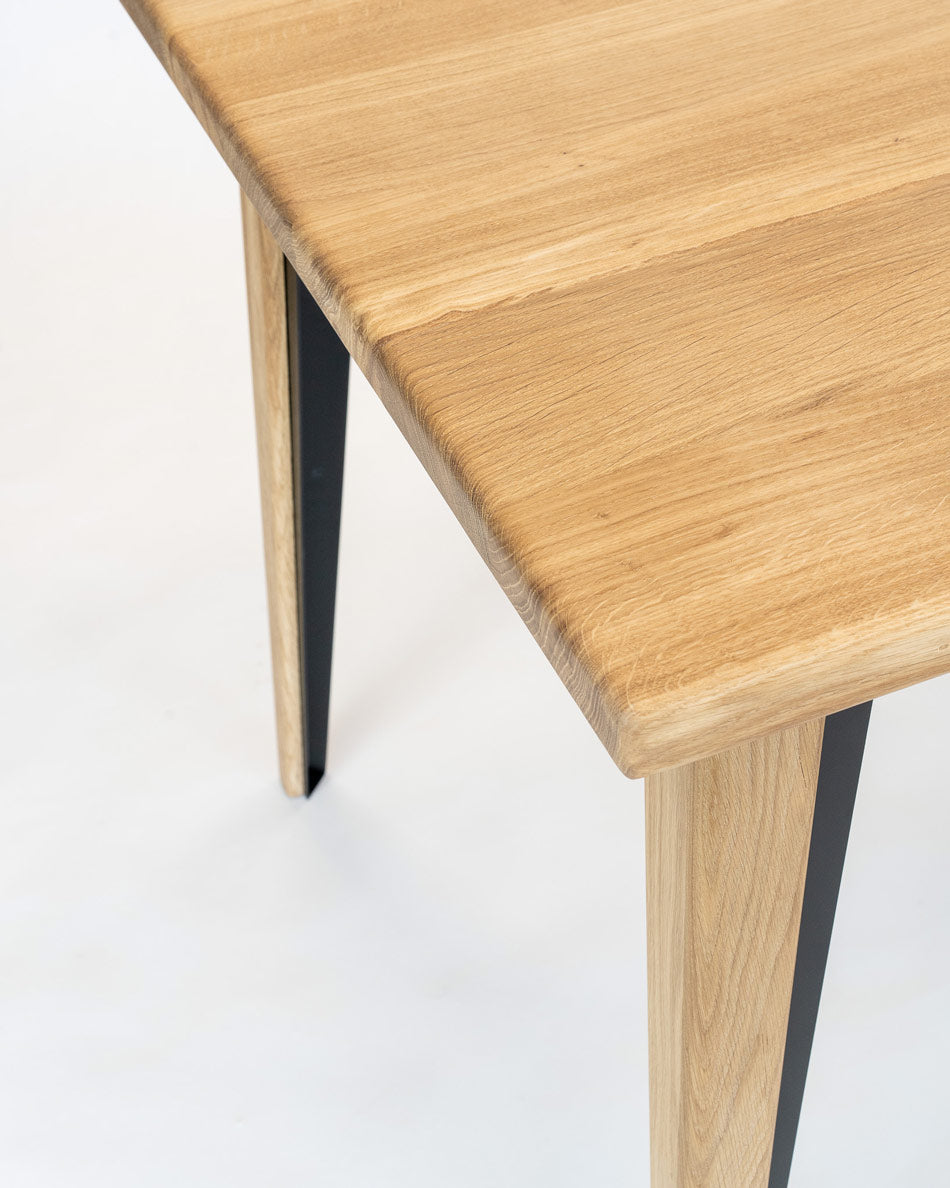 Table LIGNUM en chêne massif avec pieds en métal – vue 6 — vue 6