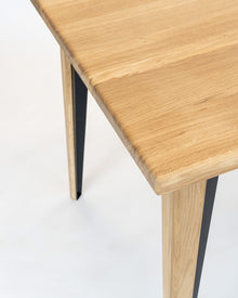Table LIGNUM en chêne massif avec pieds en métal – vue 6 — vue 6