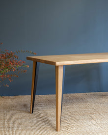 Table LIGNUM en chêne massif avec pieds en métal – vue 7 — vue 7