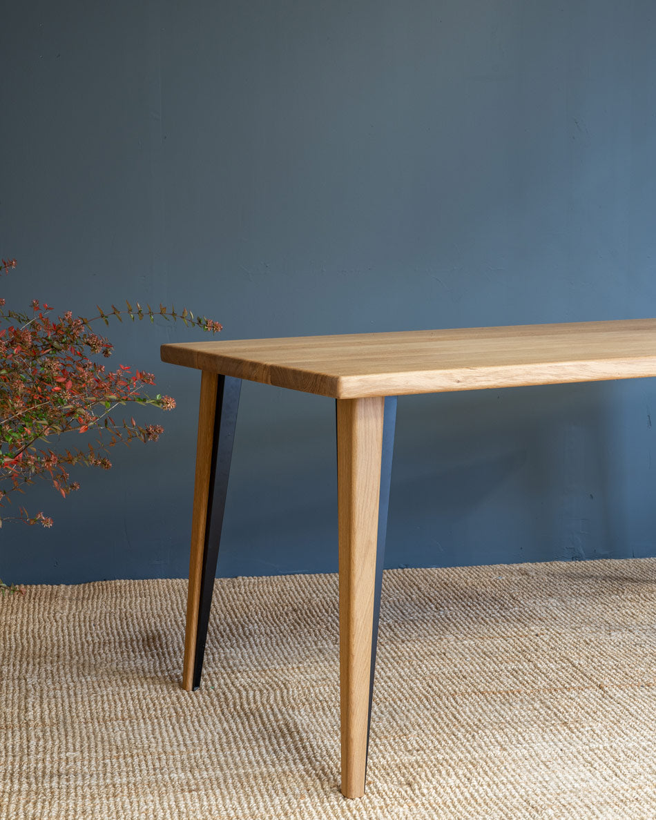 Table LIGNUM en chêne massif avec pieds en métal – vue 7 — vue 7