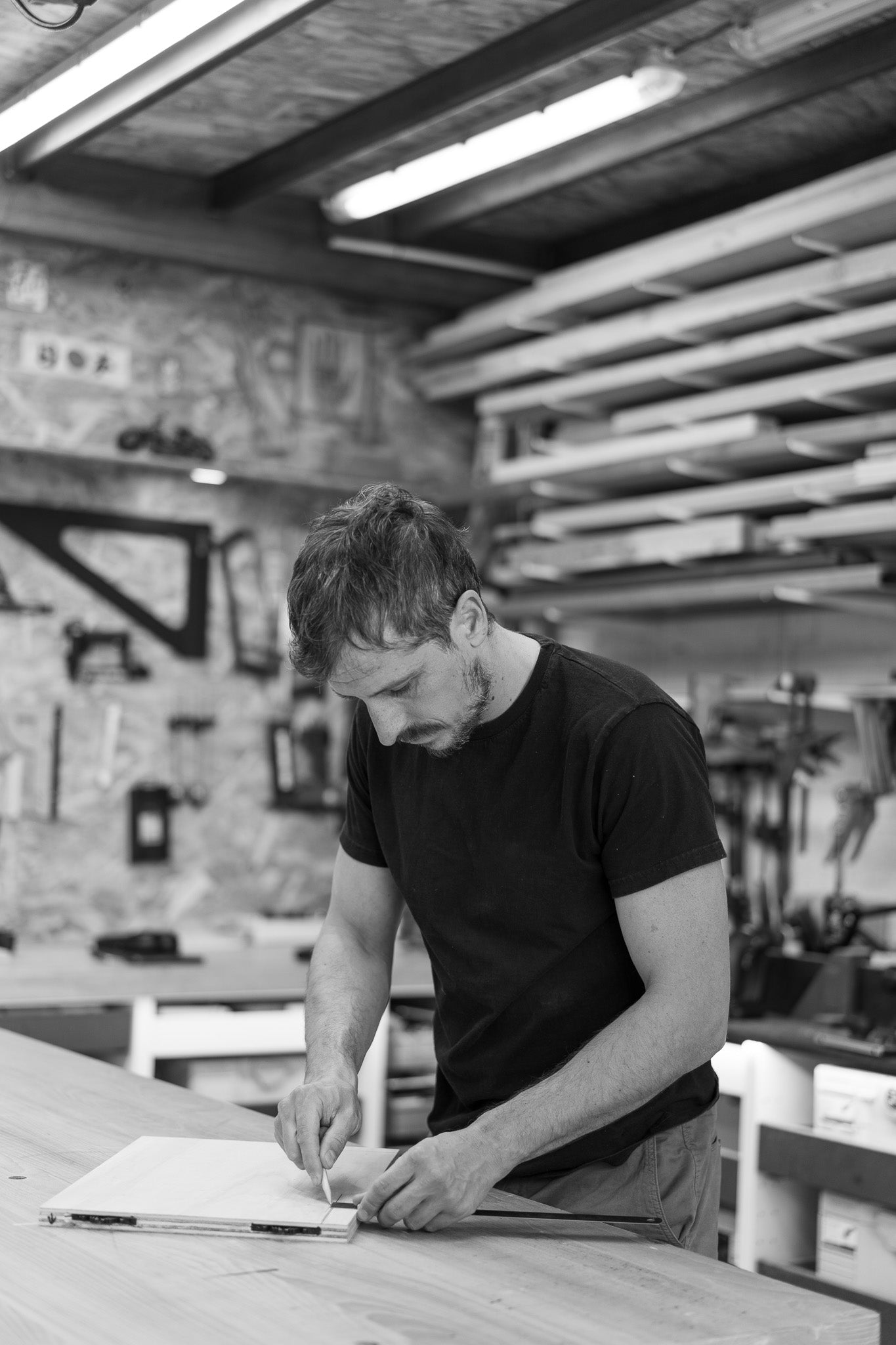 Nicolas Dutouron dans son atelier à Toulouse