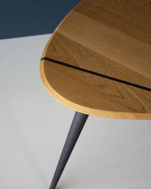 Table basse NOMU en chêne massif aux pieds compas noirs – vue 3 — vue 3