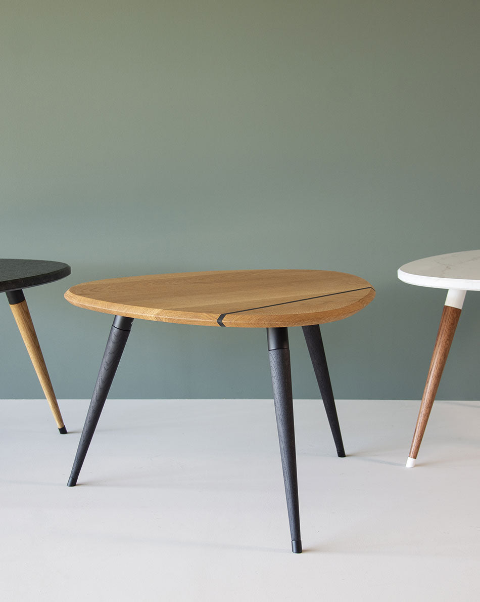 Table basse NOMU en chêne massif aux pieds compas noirs – vue 7 — vue 7