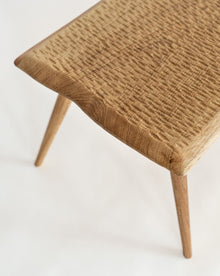 Banc sculpté NUÉE en chêne massif sur pieds compas – vue 6 — vue 6